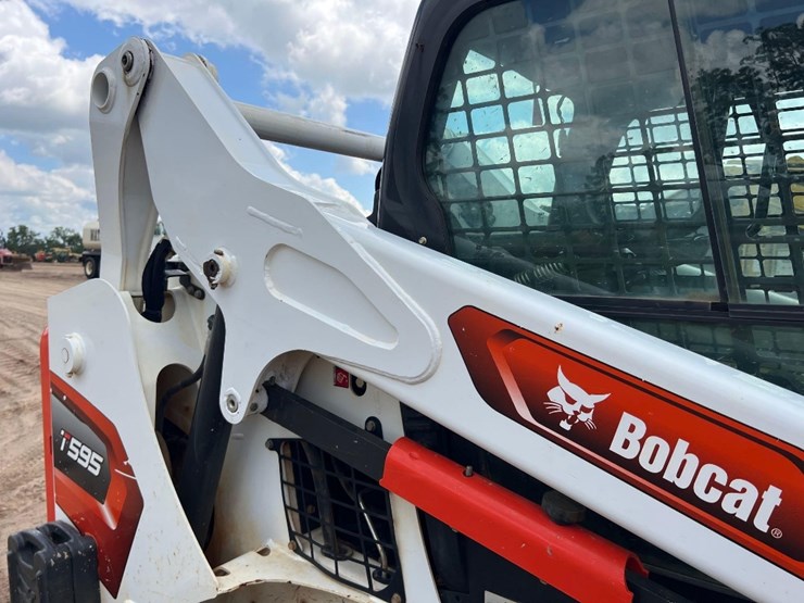 2022-bobcat-t595-image-23