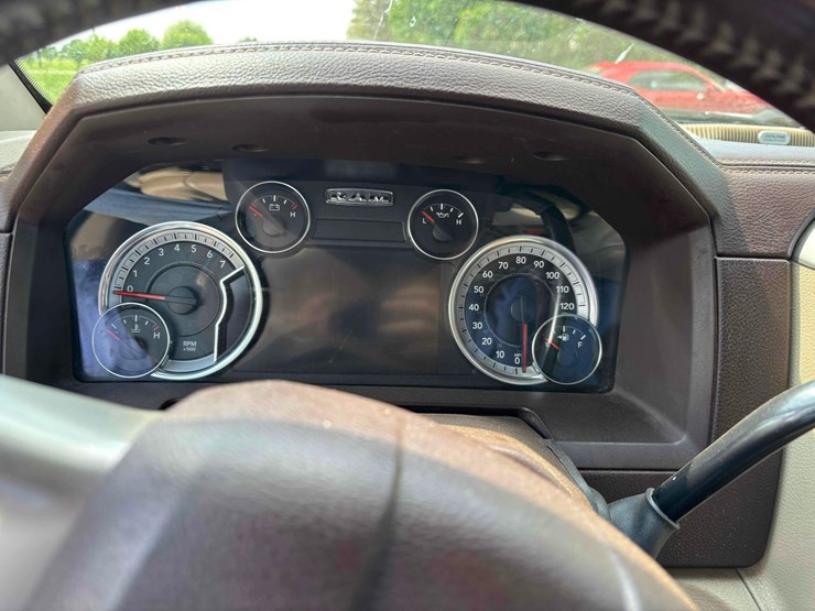 2013-dodge-ram-1500-image-13