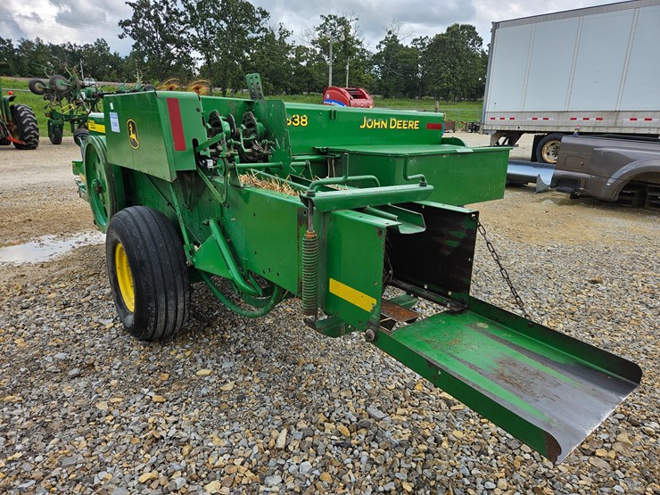 john-deere-338-image-5