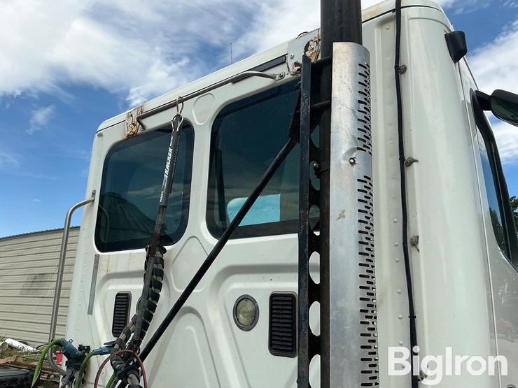 2012-freightliner-cascadia-113-image-20