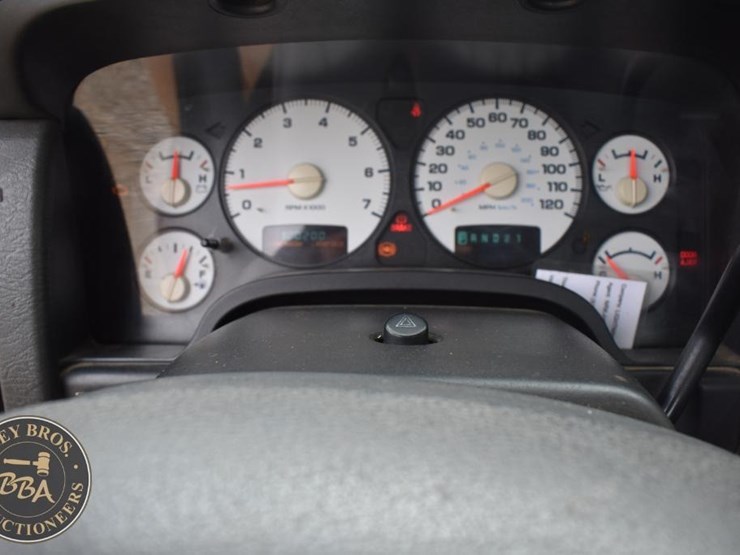 2005-dodge-2500-image-38