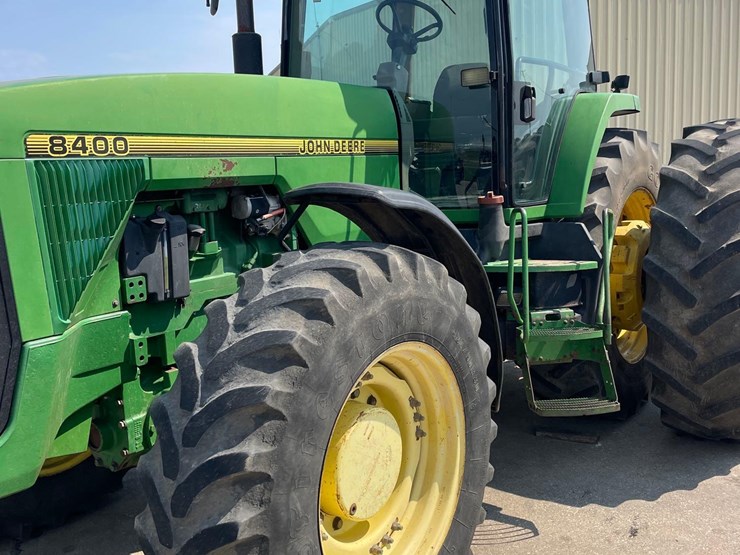 john-deere-8400-image-33