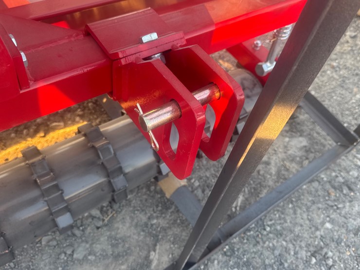 #2052-•-unused-cfg-stsd10-skid-steer-seeder-stsd1025052801dinv#:-25090-image-6