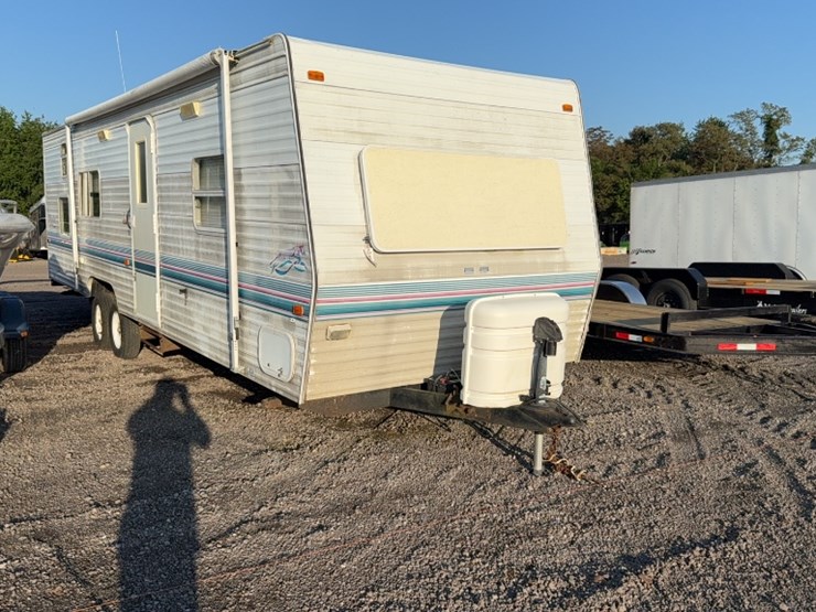 #3059-•-1999-28'-fleetwood-prowler-camper-image-3