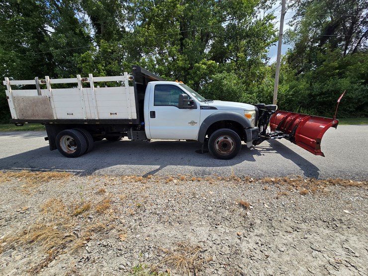 2011-ford-f550-image-41
