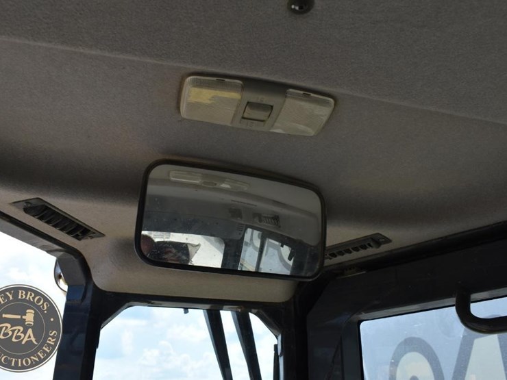 2014-komatsu-d51exi-22-image-79