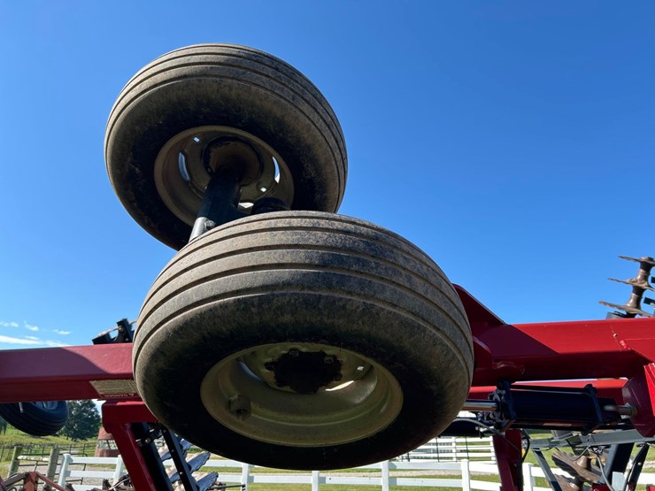 case-ih-330-image-9