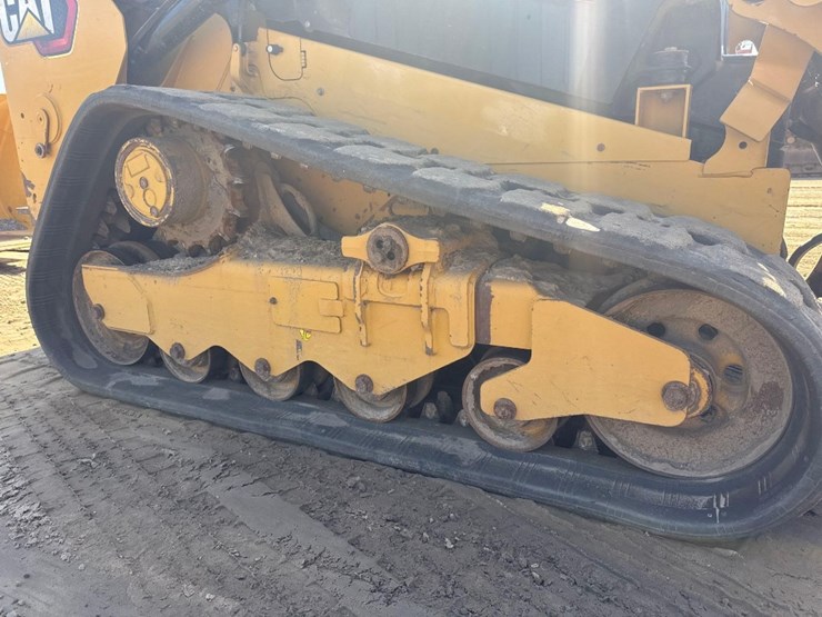 2021-caterpillar-259d3-image-17