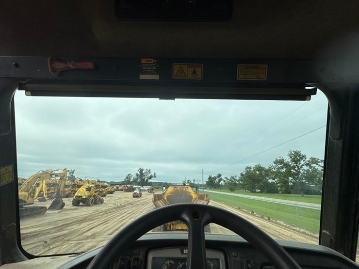 2015-caterpillar-745c-image-23