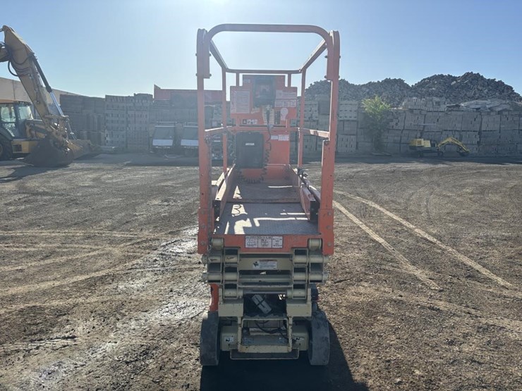2015-jlg-1930es-image-6