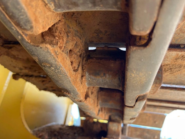 2021-caterpillar-d3-lgp-image-12