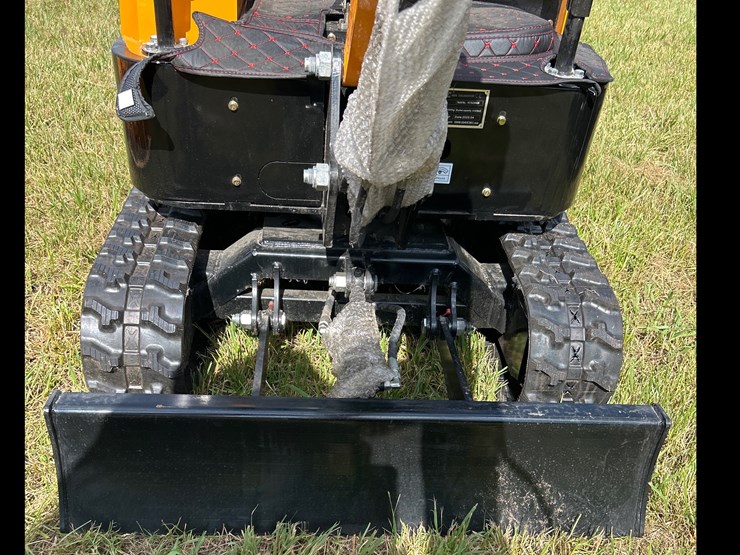 #145-•-vicsec-mini-excavator-image-11
