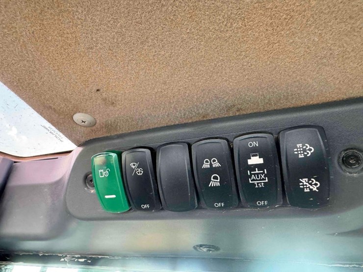 2021-takeuchi-tl6r-image-16