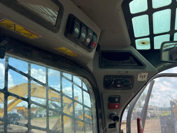 2016-caterpillar-259d-image-29