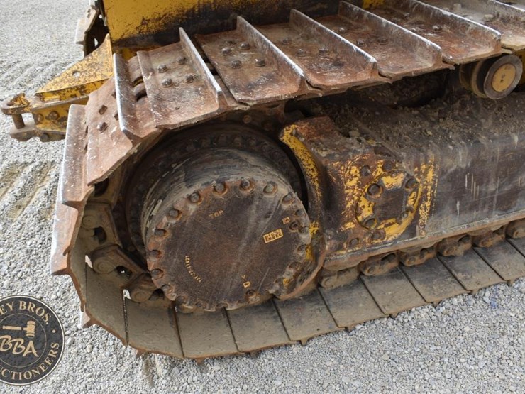 2015-komatsu-d61exi-23-image-29