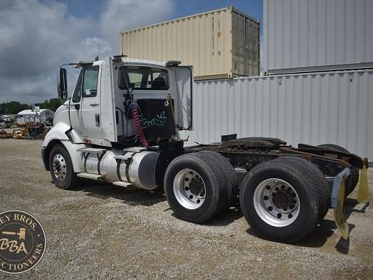 2014-international-prostar-image-3