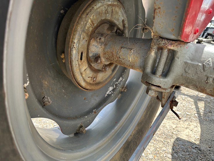 massey-ferguson-30-image-12