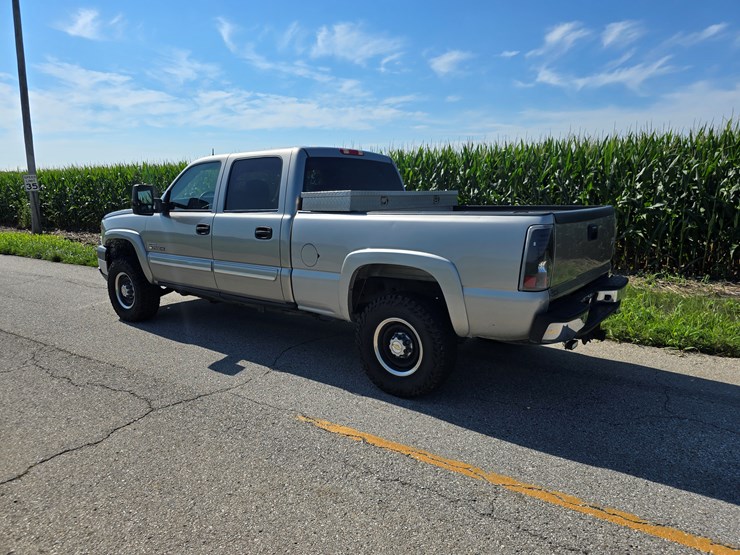 2003-chevrolet-2500-image-16