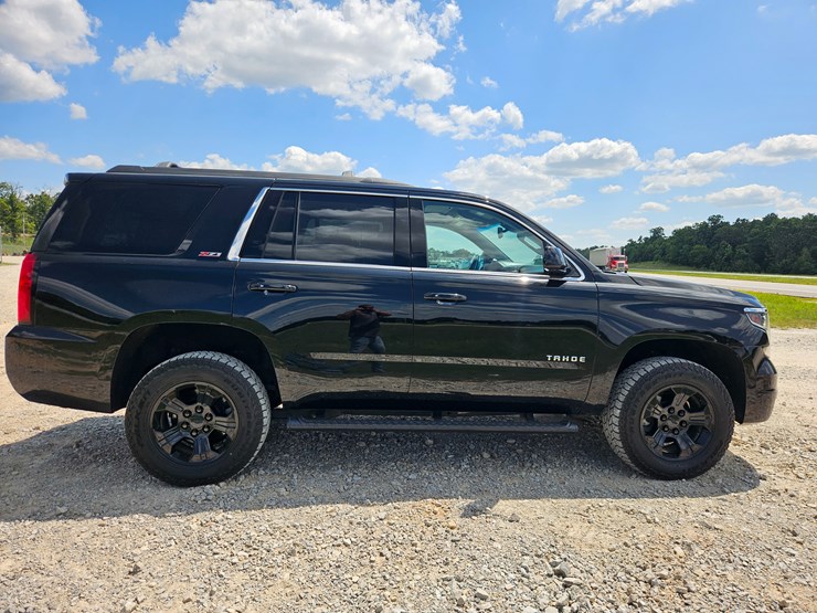 2018-chevrolet-tahoe-image-17