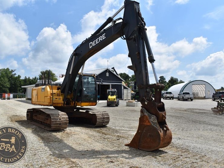 2018-deere-210g-lc-image-30
