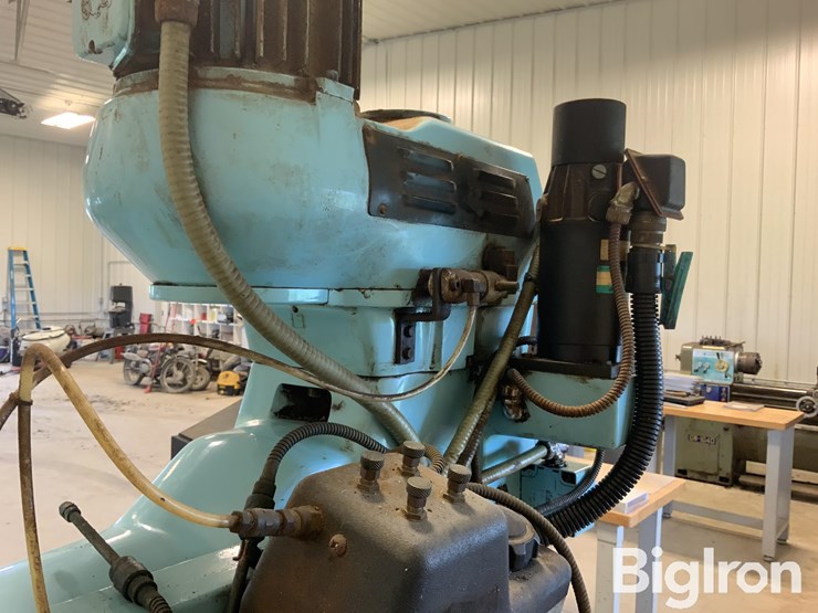 hurco-cnc-mill-image-11