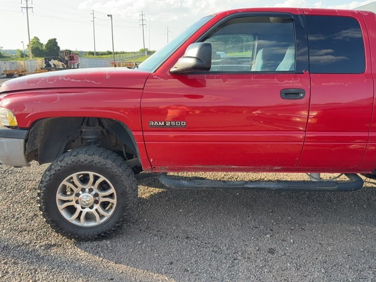 2001-dodge-ram-2500-image-14