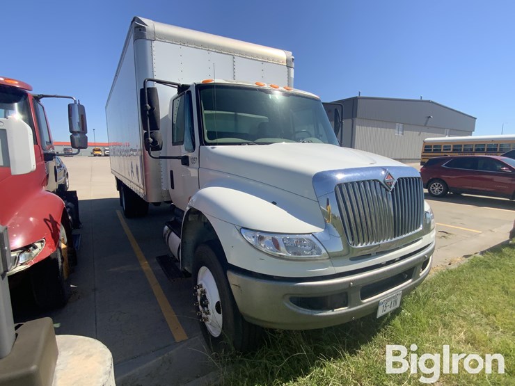 2016-international-durastar-4300-image-3