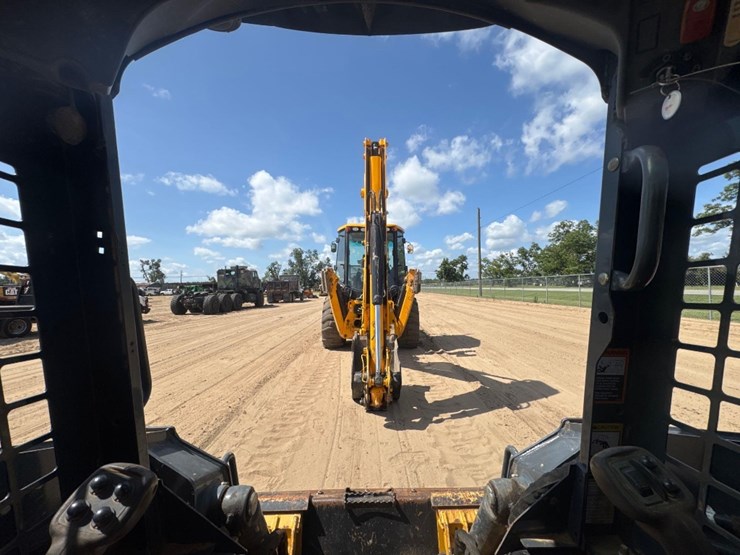 2019-deere-317g-image-23