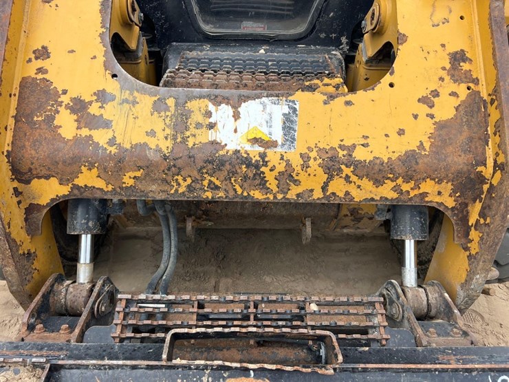 2016-caterpillar-262d-image-10