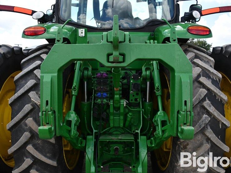 2014-john-deere-8335r-image-12
