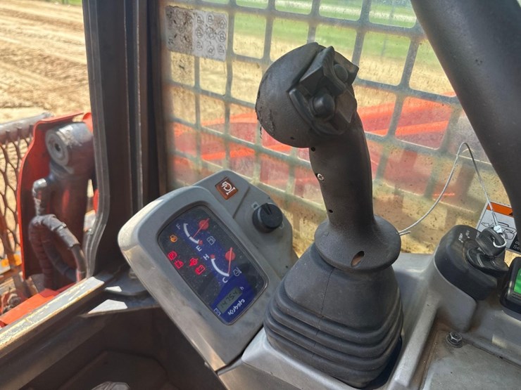kubota-svl75-2-image-26