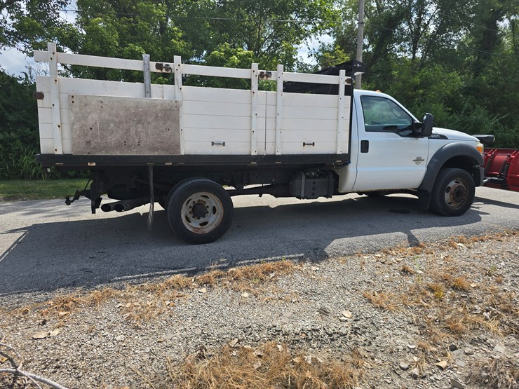 2011-ford-f550-image-35