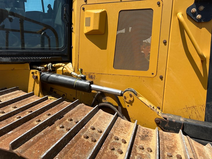 2017-caterpillar-d6k2-lgp-image-43