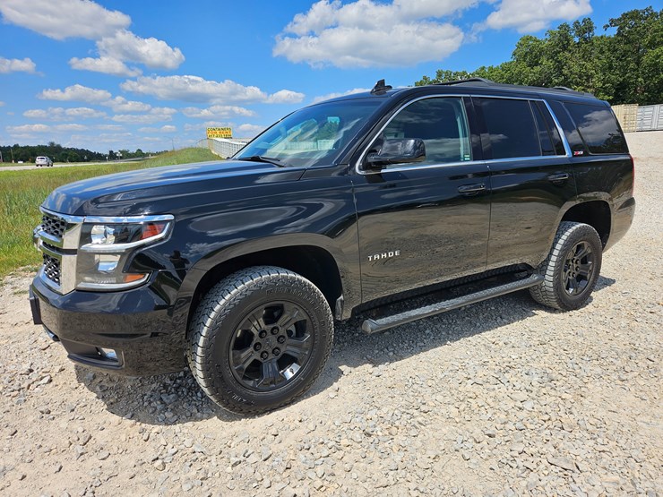 2018-chevrolet-tahoe-image-3