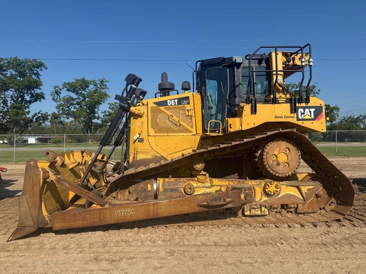 2018-caterpillar-d6t-lgp-image-1