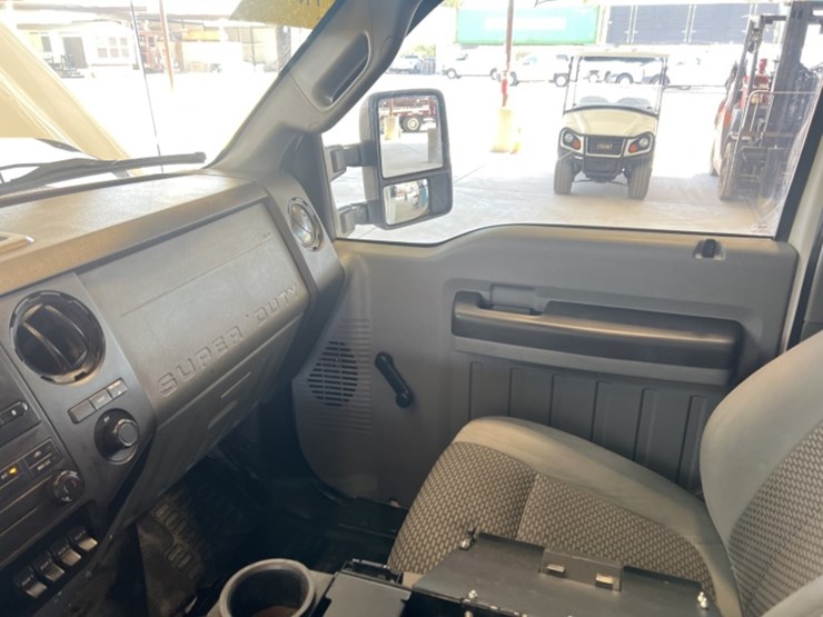 2013-ford-f550-image-21