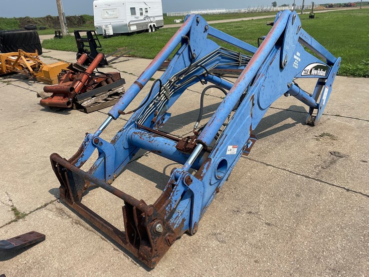 new-holland-72lb-image-2