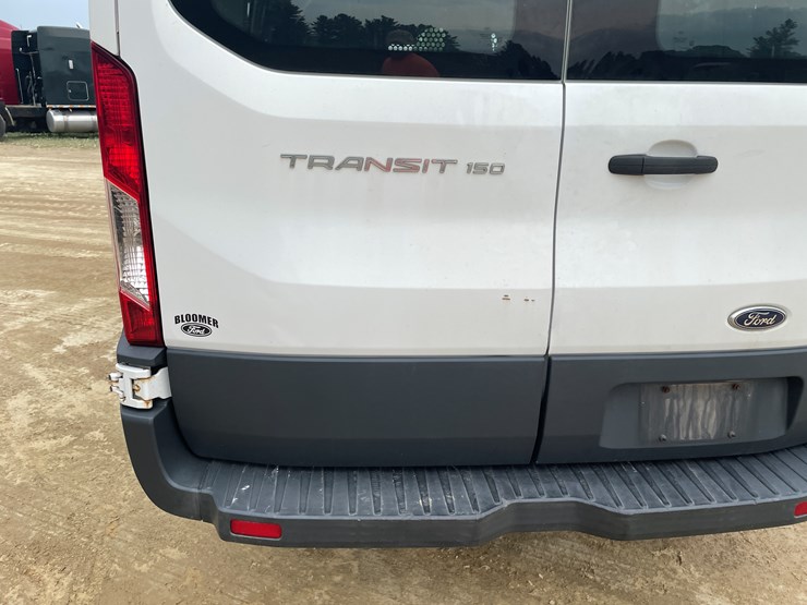 2015-ford-transit-image-30