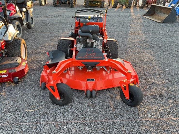 #3085-•-bad-boy-revolt-stand-on-zero-turn-mower-image-2