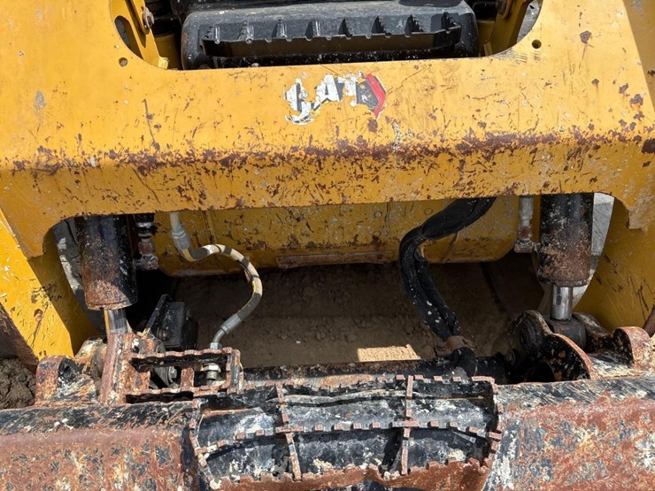 2021-caterpillar-259d3-image-21
