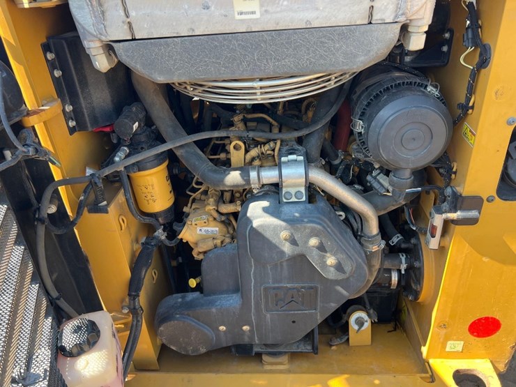 caterpillar-239d-image-24