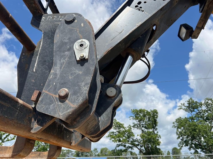 2013-caterpillar-tl943c-image-11