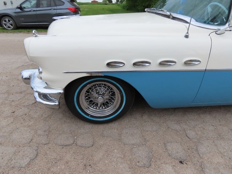 1956-buick-roadmaster-image-2