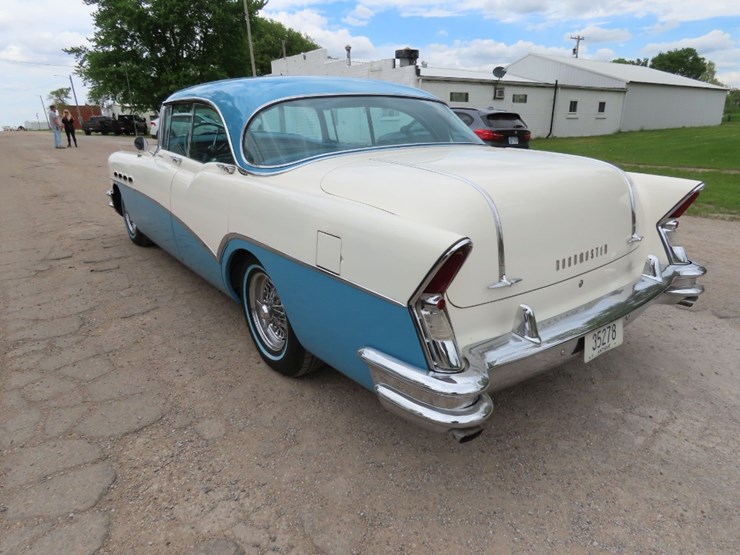 1956-buick-roadmaster-image-11