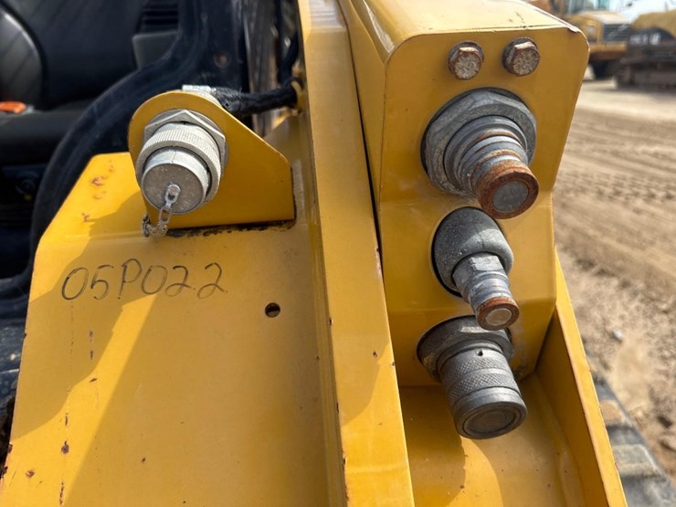 2020-caterpillar-289d3-image-22