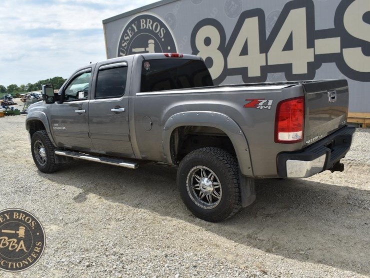 2007-gmc-sierra-2500-image-16