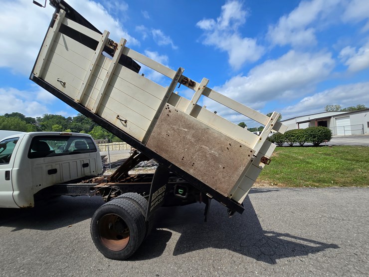 2011-ford-f550-image-88