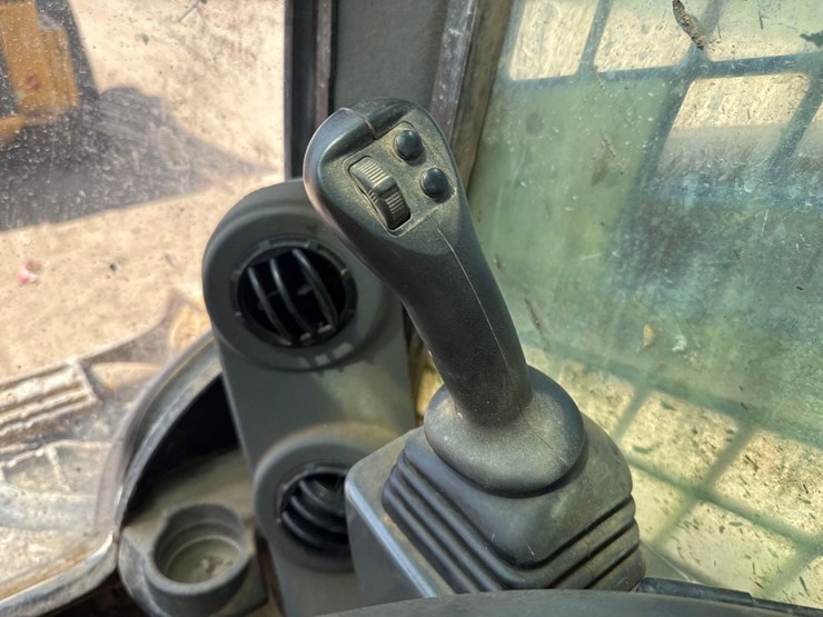 2020-caterpillar-289d3-image-32