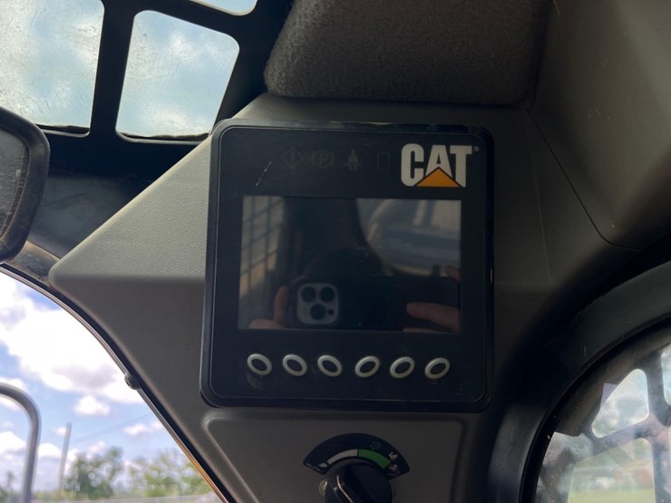 2015-caterpillar-289d-image-32