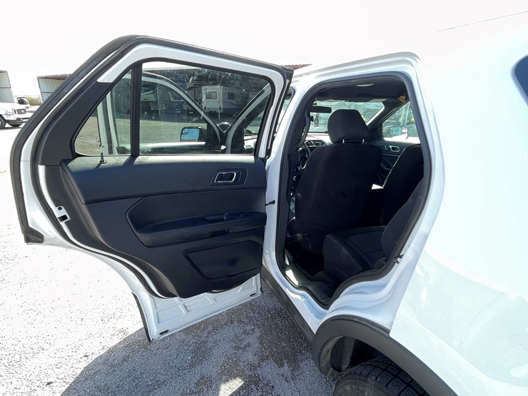 2018-ford-explorer-image-17
